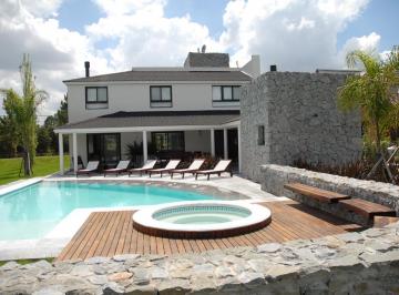 Casa · 250m² · 5 Ambientes · 4 Cocheras · Casa 5 Amb con Pileta Climatizada - Country Venado 2 Canning
