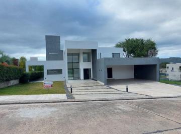 Casa de 9 ambientes, Villa Carlos Paz · Importante Casa a Estrenar en Venta Country Altos de Carlos Paz