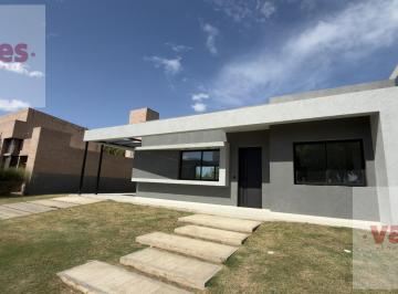 Casa · 179m² · 5 Ambientes · 1 Cochera · Venta – Casa de 3 Dorm. con Galería y Asador en Las Cañitas, Malagueño