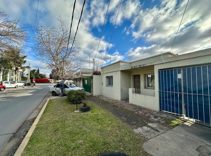 Casa · 60m² · 3 Ambientes · 2 Cocheras