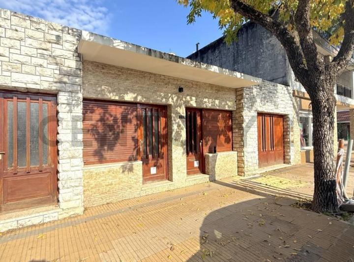 Casa · 130m² · 5 Ambientes · 1 Cochera