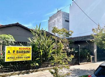 Casa de 4 ambientes, Vicente López · La Lucila Chalet 1 Planta 4 Ambientes Av a Vías con Cochera Jardín Garage