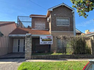 Casa de 6 ambientes, Vicente López · Olivos Golf: en Venta Casa en 2 Plantas