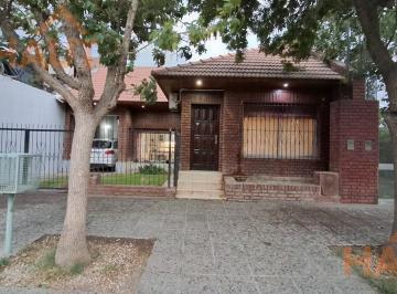 Casa · 120m² · 3 Dormitorios · 1 Cochera · Casa en Venta 3 Dorm. Cipolletti