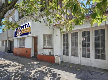 Casa · 170m² · 5 Ambientes · 1 Cochera · Casa en Villarino Al 200