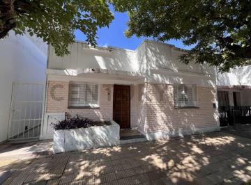 Casa · 95m² · 3 Ambientes · Venta Casa 3 Ambientes en Caseros