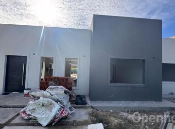 Casa · 17m² · 4 Ambientes · 1 Cochera · Casa en Barrio Santo Tomás