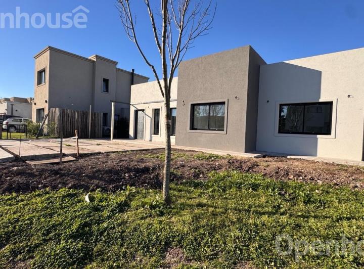 Casa · 17m² · 4 Ambientes · 1 Cochera