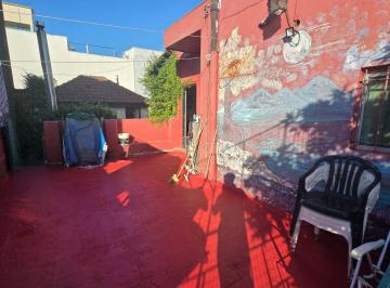 Casa de 4 ambientes, Villa Pueyrredón · Casa en Lote Propio con Terraza a Refaccionar en Villa Pueyrredón
