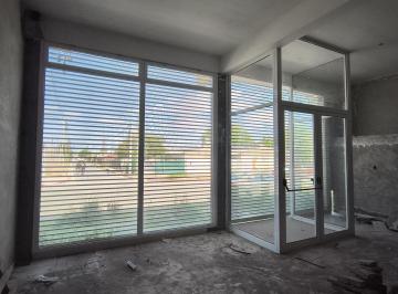 Local comercial · 240m² · 2 Ambientes · Local en Plottier