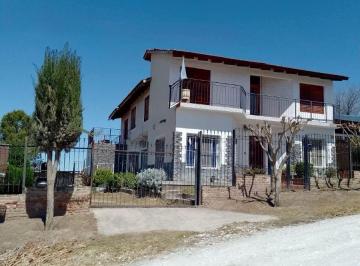 Casa de 8 ambientes, San Antonio de Arredondo · Casa con Departamento (5 Dorm.) a La Venta con Piscina en San Antonio de Arredondo