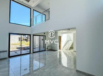 Casa · 185m² · 5 Ambientes · Maipu - Lomas de Russel