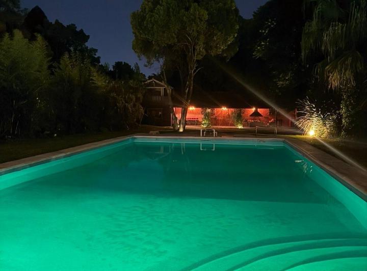Casa · 430m² · 5 Ambientes · 2 Cocheras