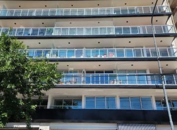 Departamento de 2 ambientes, Parque Centenario · 2 Amb 64 m². Contrafrente, 2 Balcones Aterrazados, Piso Alto Full Amenities
