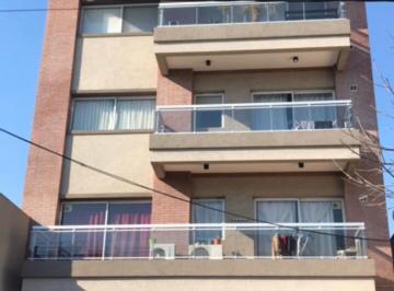 Departamento · 33m² · 2 Ambientes · 1 Cochera · Departamento en Lanús Oeste