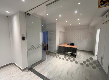 Consultorio de 4 ambientes, San Nicolás · Oficina Comercial. Reciclada, en Excelente Estado