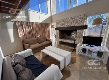 Casa · 316m² · 5 Ambientes · 1 Cochera · Casa en Mayu Sumaj