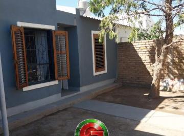 Casa · 90m² · 3 Ambientes · 1 Cochera · En Venta Casa Dos Dorm.