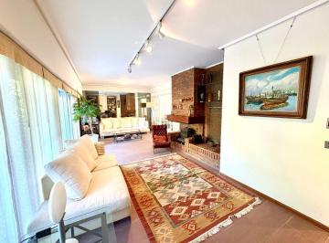 Departamento de 4 ambientes, Almagro · Piso de 4 Ambientes con Amplio Comedor Diario y Balcón Aterrazado