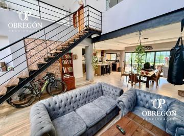 Casa · 230m² · 7 Ambientes · 1 Cochera · Venta Casa 7 Ambientes - Jardín Pileta Terraza - Quincho 400 m Totales - Villa del Parque