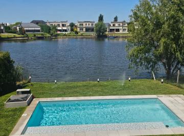 Casa · 223m² · 5 Ambientes · 6 Cocheras · Venta Casa en El Canton a La Laguna