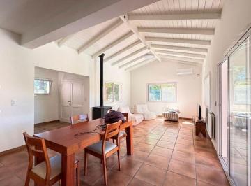 Casa · 145m² · 4 Ambientes · 4 Cocheras · Casa en Mapuche C. C
