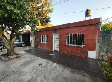 Casa · 90ha · 5 Ambientes · Casa Venta 2 Dorm. Patio Barrio Alvear