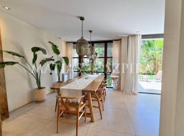 Casa de 4 ambientes, Morón · Venta de Casa 4 Ambientes con Pileta, en Villa Sarmiento, Morón