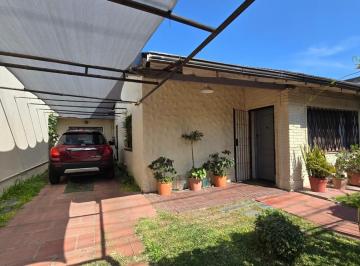 Casa · 163m² · 4 Ambientes · 2 Cocheras · Casa Multifamiliar Tres Dorm. Parque Venta Ituzaingo