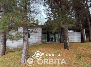 Casa · 127m² · 4 Ambientes · Casa en Venta en Costa Esmeralda, Barrio Ecuestre