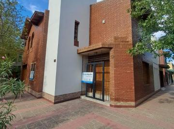 Casa · 8 Ambientes · 1 Cochera · Casa en Coronel Dorrego