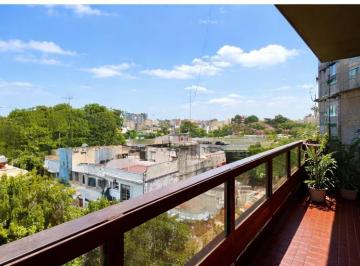 Departamento de 3 ambientes, Boedo · 3 Ambientes en Boedo | 5° Piso con Vista Abierta, Súper Luminoso y Cochera