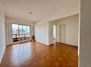 Departamento de 3 ambientes, Boedo · 3 Ambientes en Boedo | 5° Piso con Vista Abierta, Súper Luminoso y Cochera