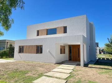 Casa · 190m² · 6 Ambientes · 1 Cochera · Casa en Venta en El Cantón Norte, El Cantón, Escobar