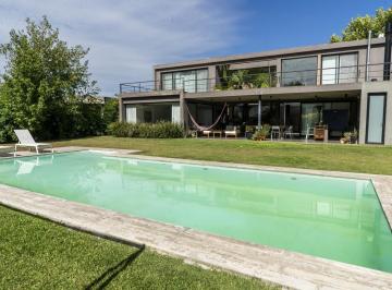 Casa · 476m² · 6 Ambientes · 1 Cochera · Casa en Venta, 5 Ambientes, en Haras Santa María, Loma Verde, Gba Norte