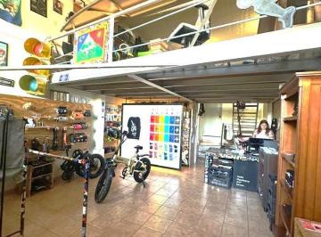 Local comercial · 67m² · 1 Ambiente · Alquiler Local/ Oficina Comercial Bien Ubicado