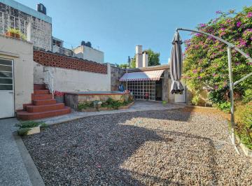 Casa · 210m² · 7 Ambientes · 2 Cocheras · Casa de 4 o 5 Dorm. con Pileta y Quincho en Zona Sur