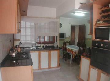 Departamento · 106m² · 5 Ambientes · 4 Amb con Dependencias Impecable Estado.
