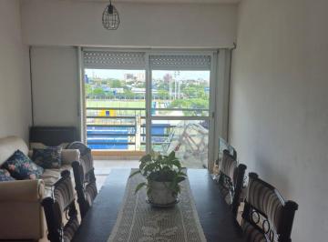 Departamento · 58m² · 3 Ambientes · 1 Cochera · Boca, Amplio Departamento con Vista Abierta y Todo El Sol.