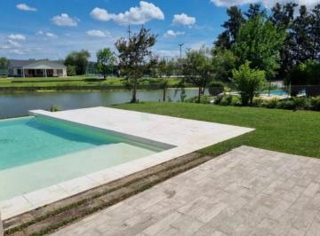 Casa · 200m² · 4 Ambientes · 1 Cochera · Venta Casa a La Laguna en Glorietas, Nordelta, Tigre, G. B. a. Zona Norte