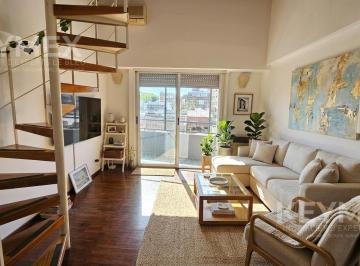 living con muebles · Departamento con Terraza Propia y Cochera en San Isidro