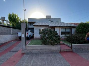 Casa · 198m² · 4 Dormitorios · Greenwood Inversiones Inmobiliarias Presenta Propiedad en B° Los Olivos, en Vistalba Lujan de Cuyo.