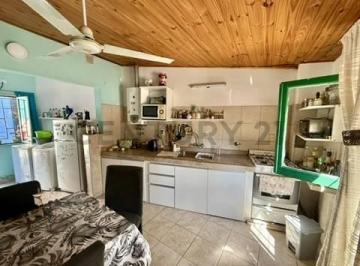 Casa · 67m² · 4 Ambientes · Casa en Venta – Garay y Roca