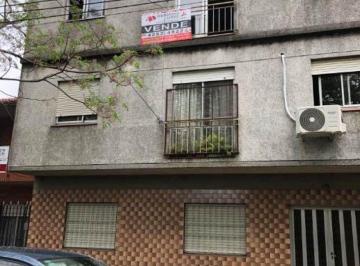Departamento de 3 ambientes, Quilmes · Depto de 3 Ambientes en Segundo Piso por Escalera Al Frente - Impecable.