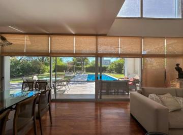 Casa · 520m² · 10 Ambientes · 4 Cocheras · Casa en Venta Valle Escondido Cuatro Dorm., Pileta y Escritorio. Moderna con Escritura