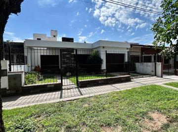 Foto · Casa 4 Habitaciones con Galpón y Quincho