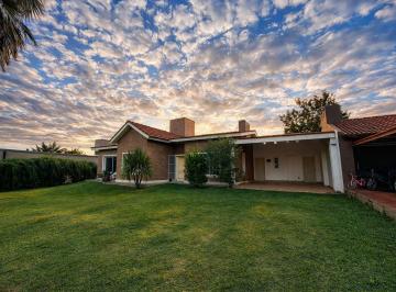 Casa · 227m² · 6 Ambientes · 2 Cocheras · Vendo Casa Country San Isidro 3 Dorm. - Villa Allende Apta Credito
