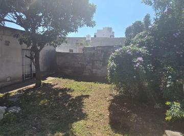 Casa · 120m² · 2 Dormitorios · 1 Cochera · Venta Casa a Reciclar. a Una Cuadra Av Colón Alto Alberdi