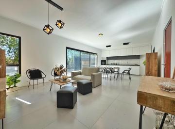 Casa · 85m² · 3 Ambientes · 1 Cochera · Venta - Casa en Funes 2 Dorm.