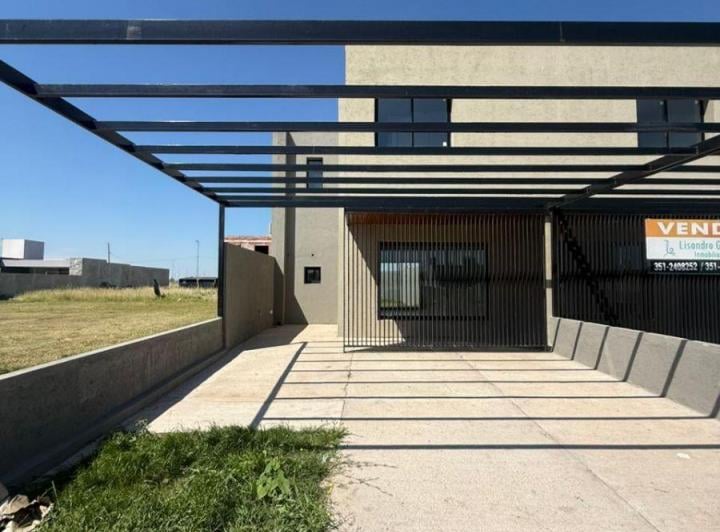 Casa · 130m² · 5 Ambientes · 2 Cocheras